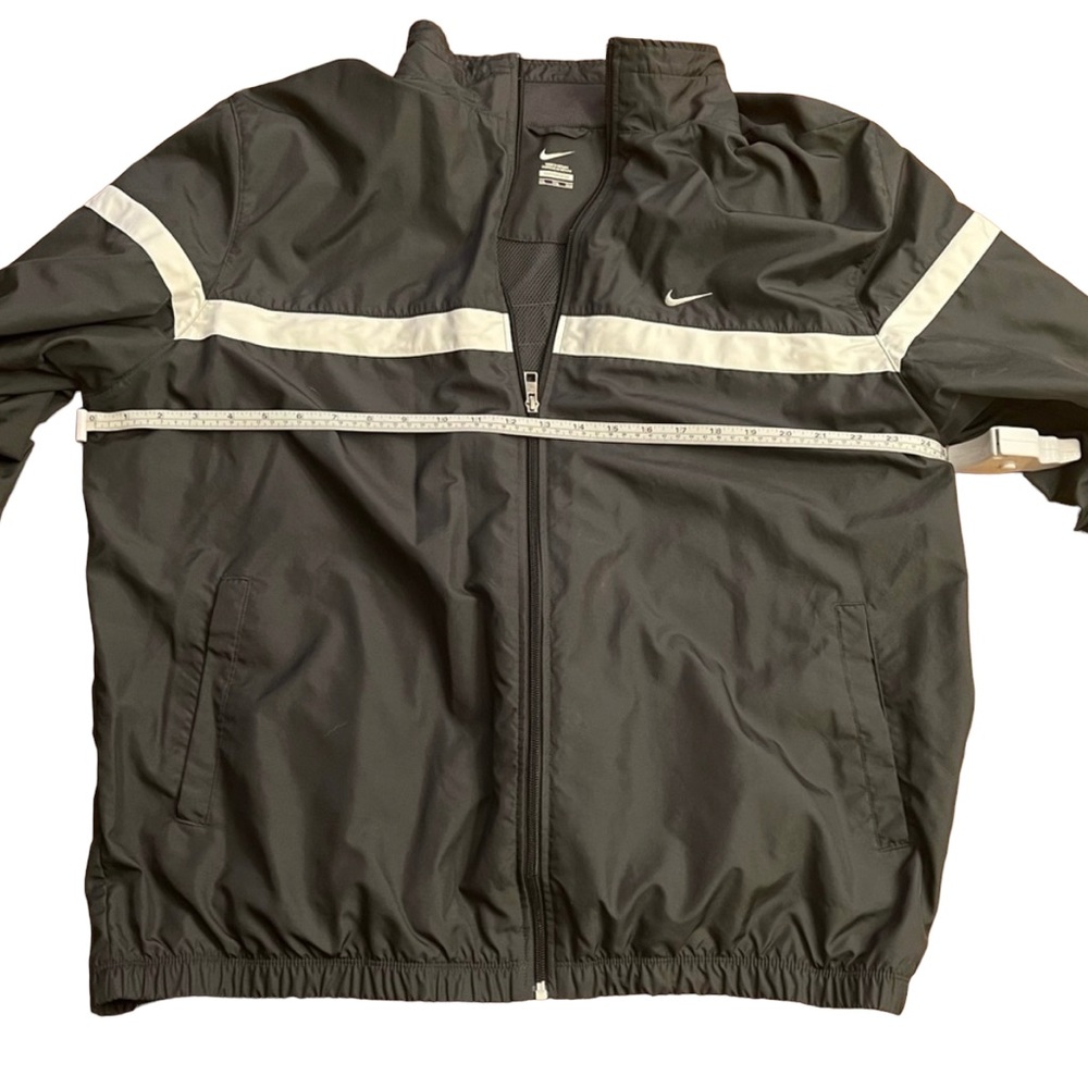 Nike windbreaker Mens XXL in great condition.